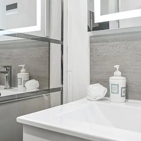 L'atelier Secret - Batignolles - Metro - 17 Apartment *