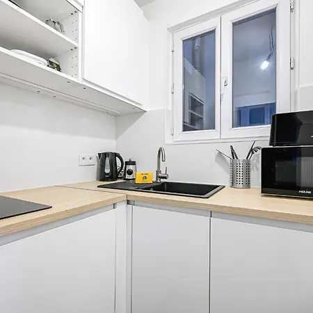 L'atelier Secret - Batignolles - Metro - 17 * Parijs